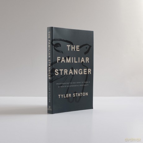 The Familiar Stranger: [KSIĄŻKA]