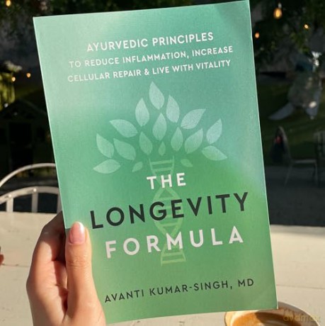 The Longevity Formula: Ayurvedic Principles to Reduce Inflammation, Increase Cellular Repair, and Live with Vitality [KSIĄŻKA]