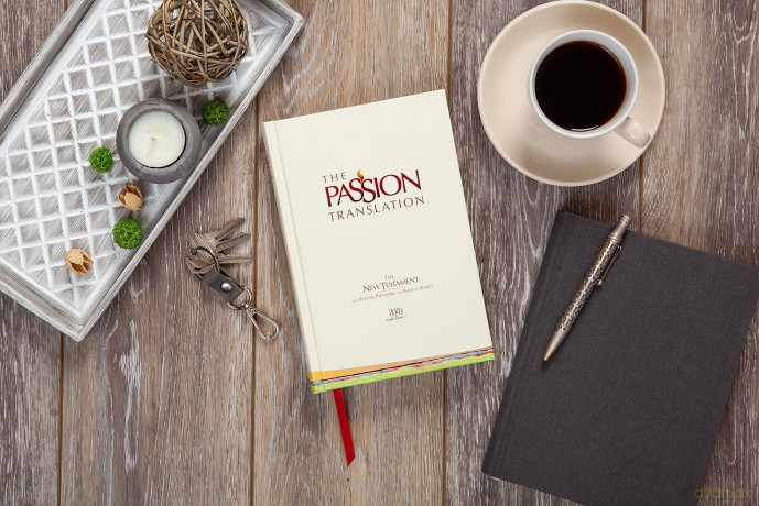 The Passion Translation New Testament [KSIĄŻKA]