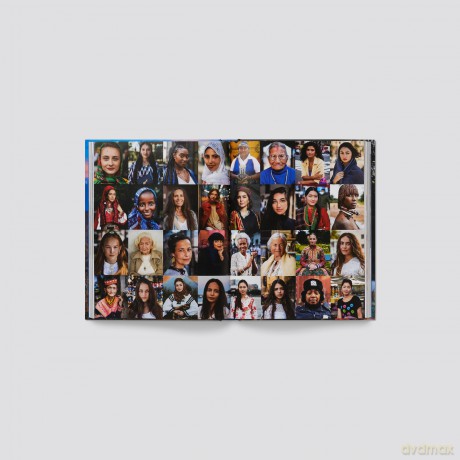 The Power of Women: An Atlas of Beauty Book [KSIĄŻKA]