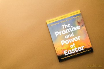 The Promise and Power of Easter Bible Study Guide plus Streaming Video: Captivated by the Cross and Resurrection of Jesus [KSIĄŻKA]