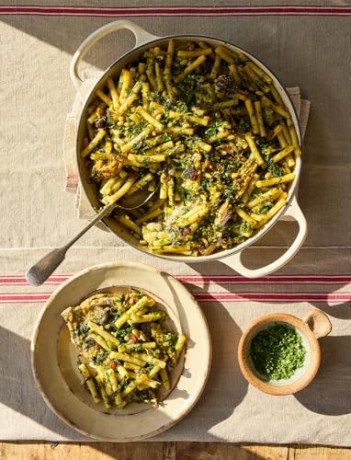 The Regional Italian Cookbook: Recipes from The Silver Spoon [KSIĄŻKA]