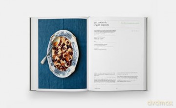 The Regional Italian Cookbook: Recipes from The Silver Spoon [KSIĄŻKA]