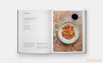 The Regional Italian Cookbook: Recipes from The Silver Spoon [KSIĄŻKA]