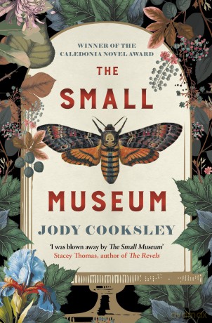 The Small Museum: A chilling historical mystery set against the Gothic backdrop of Victorian London [KSIĄŻKA]