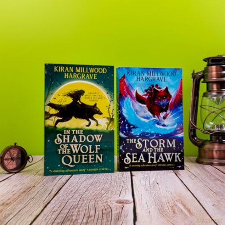 The Storm and the Sea Hawk: An epic fantasy adventure from a bestselling author [KSIĄŻKA]