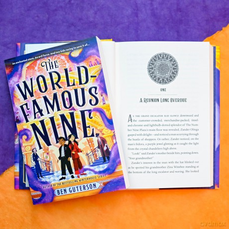 The World-Famous Nine: 1 [KSIĄŻKA]