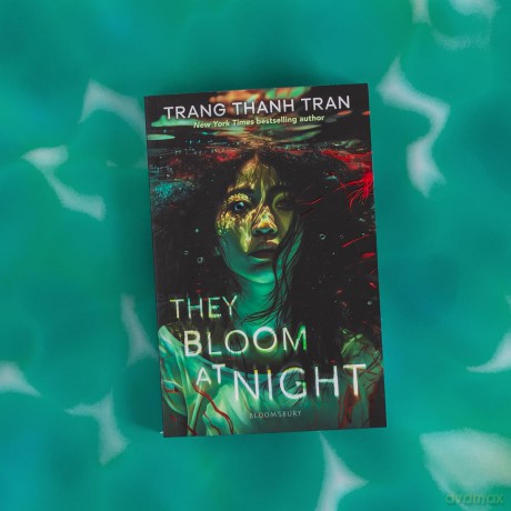 They Bloom at Night [KSIĄŻKA]