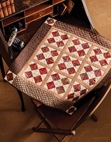 Tucked-Away Treasures: 14 Patchwork Patterns for Little Quilts [KSIĄŻKA]