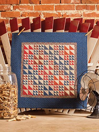 Tucked-Away Treasures: 14 Patchwork Patterns for Little Quilts [KSIĄŻKA]