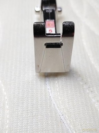 Ultimate Guide to Sewing Machine Feet: Choose, use and, troubleshoot your machine feet for success [KSIĄŻKA]