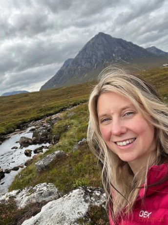 Wayfarer: Love, loss and life on Britain's pilgrim paths [KSIĄŻKA]