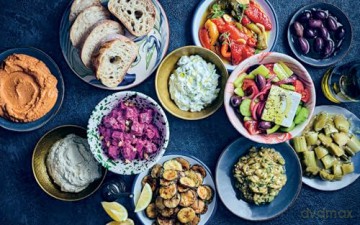 Yassou: The Simple, Seasonal Mediterranean Cooking of Greece [KSIĄŻKA]