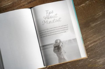 Your Brightest Life: Tips for Navigating Relationships, Health, Faith, Mindset, and More [KSIĄŻKA]