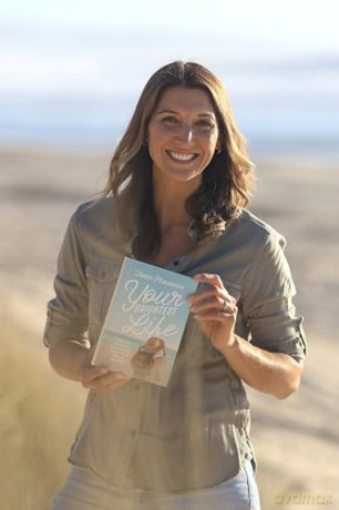 Your Brightest Life: Tips for Navigating Relationships, Health, Faith, Mindset, and More [KSIĄŻKA]