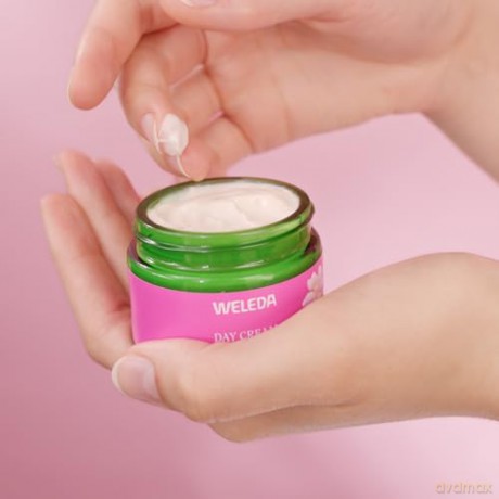 Brightening day cream Wild rose and white tea Smoothing Day Cream 40 ml
