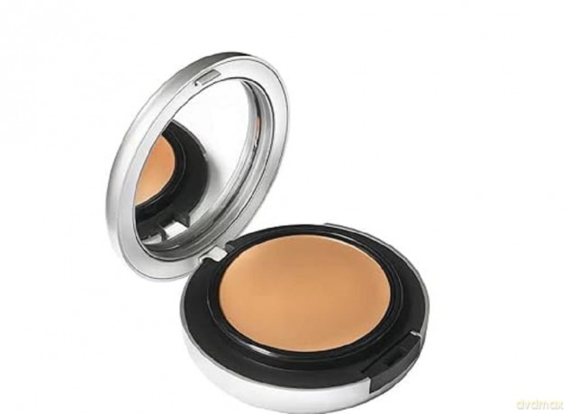 Compact make-up Studio Fix Tech Cream-to-Powder Foundation 10 g - Shade: NC38