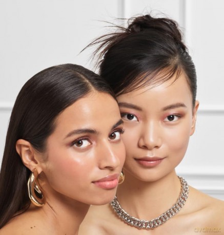 Gel eyeshadow in a pencil Shadow Stick 1.4 g - Shade: 230 Magnetic Bronze