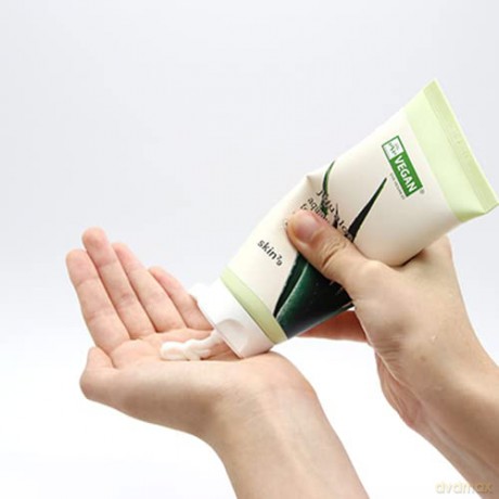 Gentle cleansing foam Jeju Aloe Aqua Vegan Foam Cleanser 150 ml