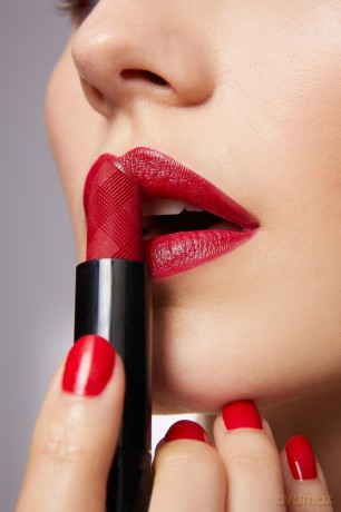 High coverage lipstick Lips tick - Shade: Cold Red