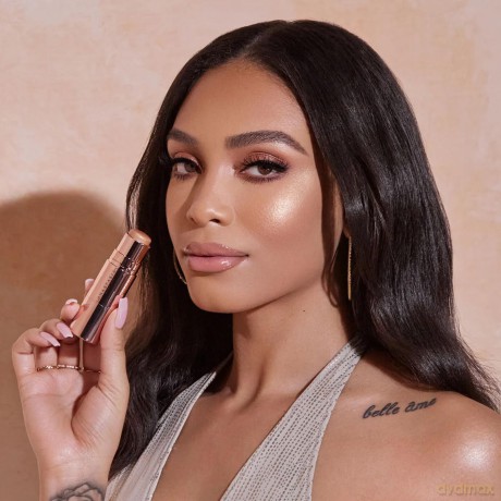 Highlighter in a stick Stick Highlighter 8 g - Shade: Iced Out