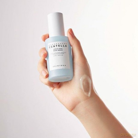 Hydrating and soothing Madagascar Centella skin serum Hyalu-Cica Blue Serum - Volume: 30 ml