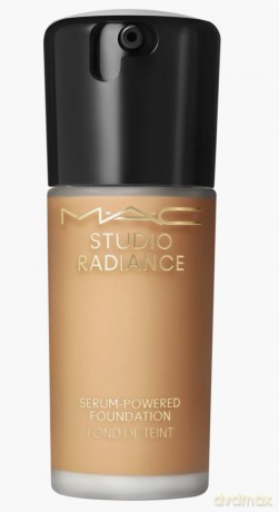 Hydrating make-up Studio Radiance Serum Powered Foundation 30 ml - Shade: NC47