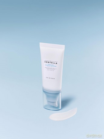Hydrating Sunscreen SPF 50+ Madagascar Centella Hyalu-Cica Water-Fit Sun Serum - Volume: 15 ml