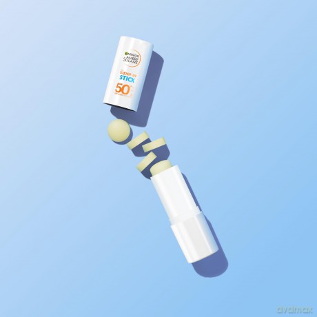 Invisible Sunscreen Stick SPF 50+ Ambre Solaire Super UV Stick 9 ml