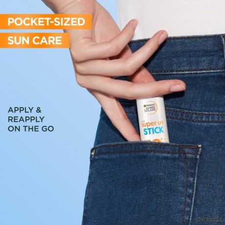 Invisible Sunscreen Stick SPF 50+ Ambre Solaire Super UV Stick 9 ml