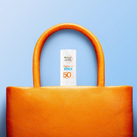 Invisible Sunscreen Stick SPF 50+ Ambre Solaire Super UV Stick 9 ml