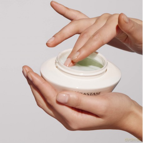 Light mask for immediate restoration of hydration of hair Specifique Masque Rehydratant 200 ml