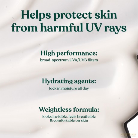 Light moisturizing face cream SPF 50 Skin Defence Multi-Protection Light Essence 60 ml