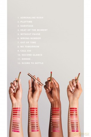 Lipstick with intense shine Pure Color Explicit Slick Shine Lipstick 7 g - Shade: 915 Score to Settle
