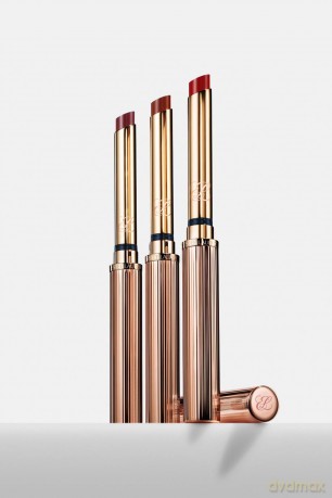 Lipstick with intense shine Pure Color Explicit Slick Shine Lipstick 7 g - Shade: 915 Score to Settle
