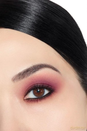 Long-lasting eyeshadow Ombre Essentielle Eyeshadow 1.9 g - Shade: 244 Rouge Cuir