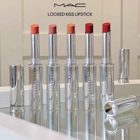 Long-lasting lipstick Locked Kiss 24hr Lipstick 1.8 g - Shade: Gutsy