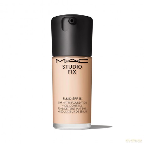 Matte make-up SPF 15 Studio Fix Fluid 30 ml - Shade: NC10
