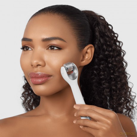 MicroNeedle Face Roller 9 in 1 MicroNeedle Face Roller - Shade: White