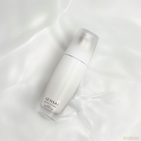 Moisturizing skin essence Absolute Silk Micro Essence-in-Lotion 125 ml