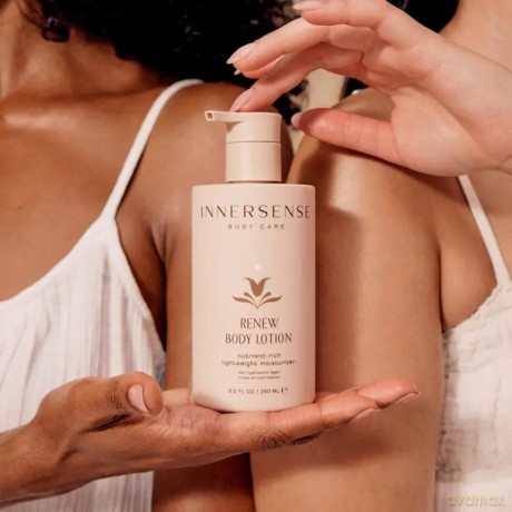 Nourishing light body lotion Renew Body Lotion 250 ml