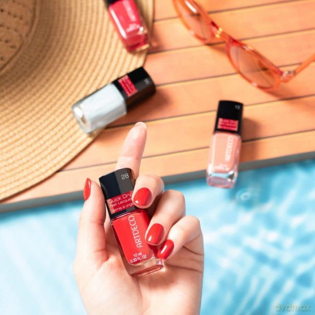 Quick Dry Nail Lacquer 10 ml - Shade: 28 Cranberry Syrup