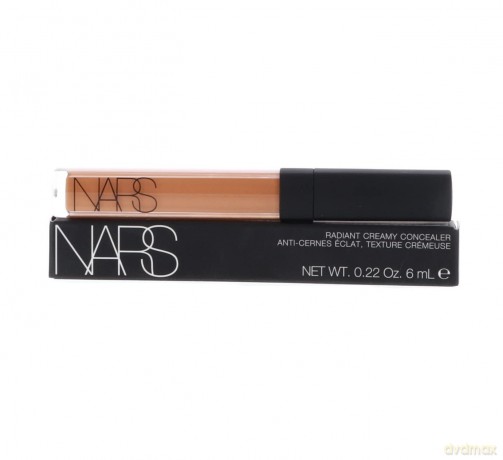 RADIANT CREAMY CONCEALER - Shade: Wallnut