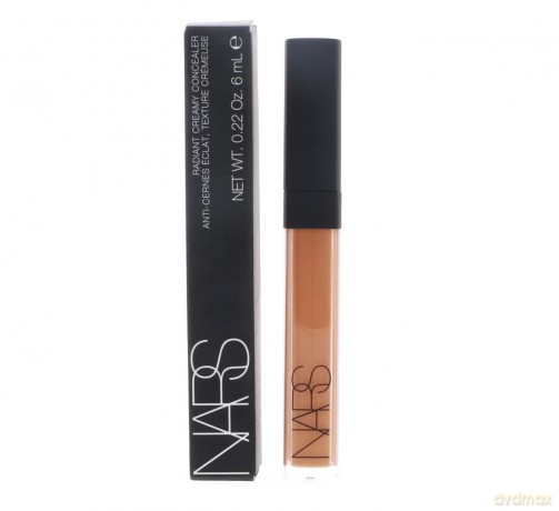 RADIANT CREAMY CONCEALER - Shade: Wallnut