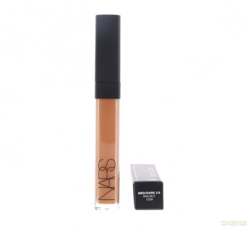 RADIANT CREAMY CONCEALER - Shade: Wallnut