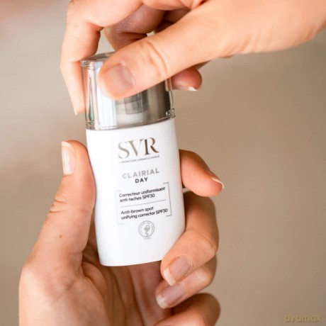 Toning cream against pigment spots SPF 30 Clairial Day Corrector 30 ml