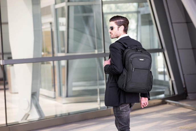 Plecak na laptopa 15.6 cali Corporate Traveller BackPack czarny