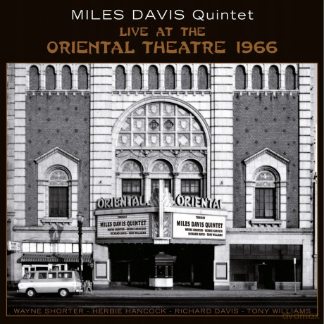 Miles Davis Quintet: Live At The Oriental Theatre 1966 [Winyl]