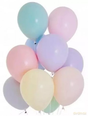 Balony w pastelowych kolorach