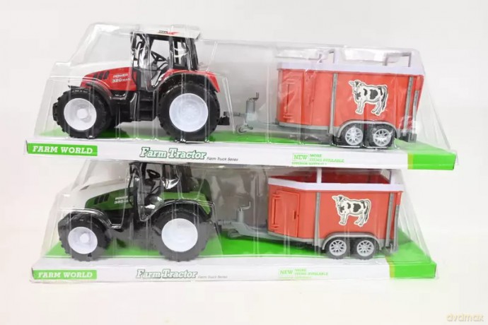 Traktor z maszyną pod kloszem 675976 59762